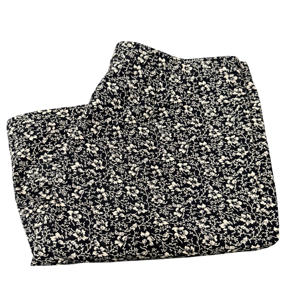 Eddie Bauer Skirt Womens 18 (37x22) Floral Navy Blue Cream Cottagecore Coastal